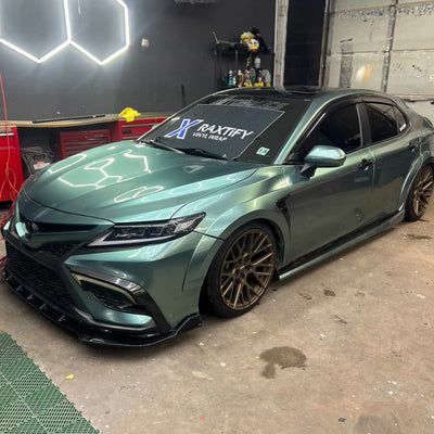 Raxtify Black Square Flag on Car