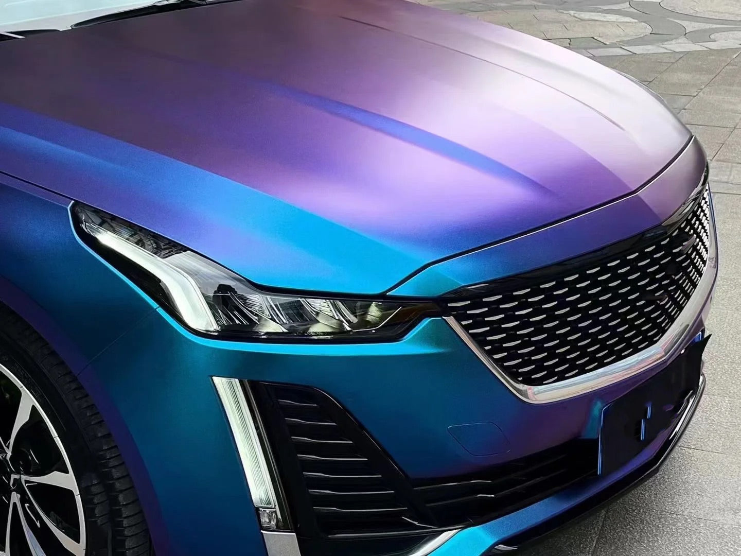 Chrome vehicle vinyl purple car wrap - Color shift wrap