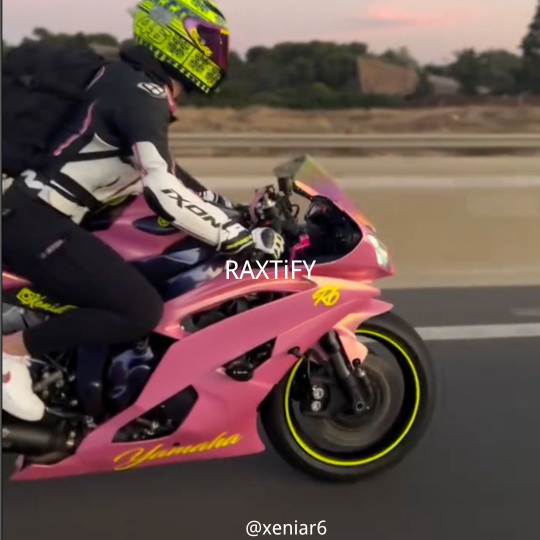 Side of Color Shift Diamond Gold Pink Vinyl Wrap 