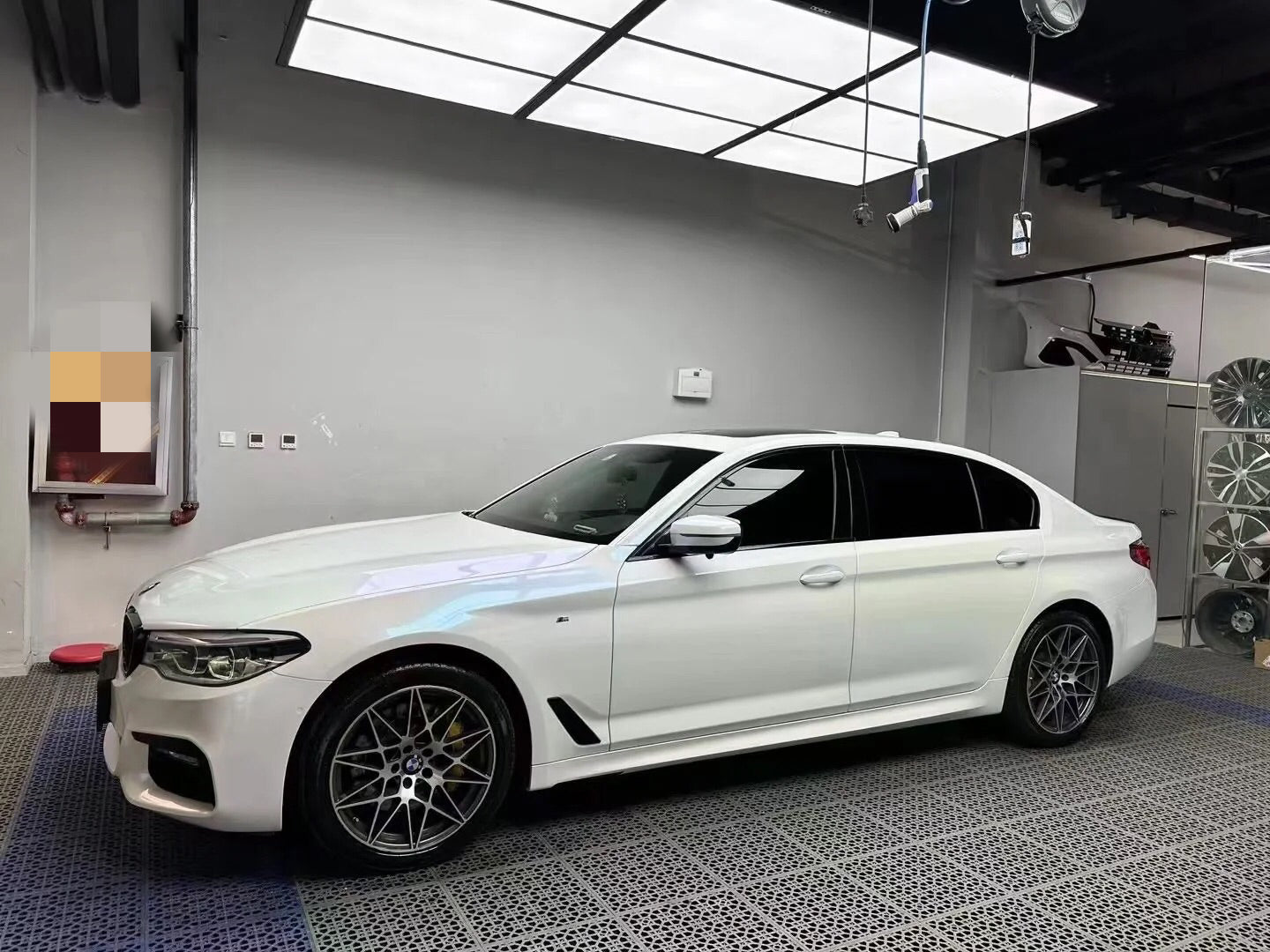 Color Shift Glitter White Blue Vinyl Wrap