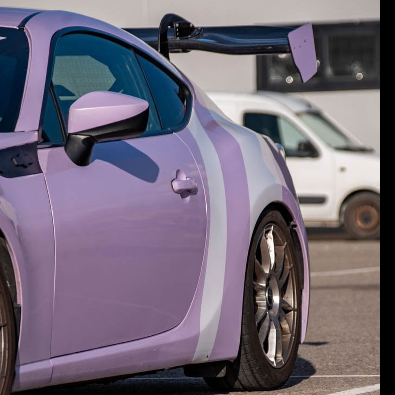 Gloss Light Purple Vinyl Wrap