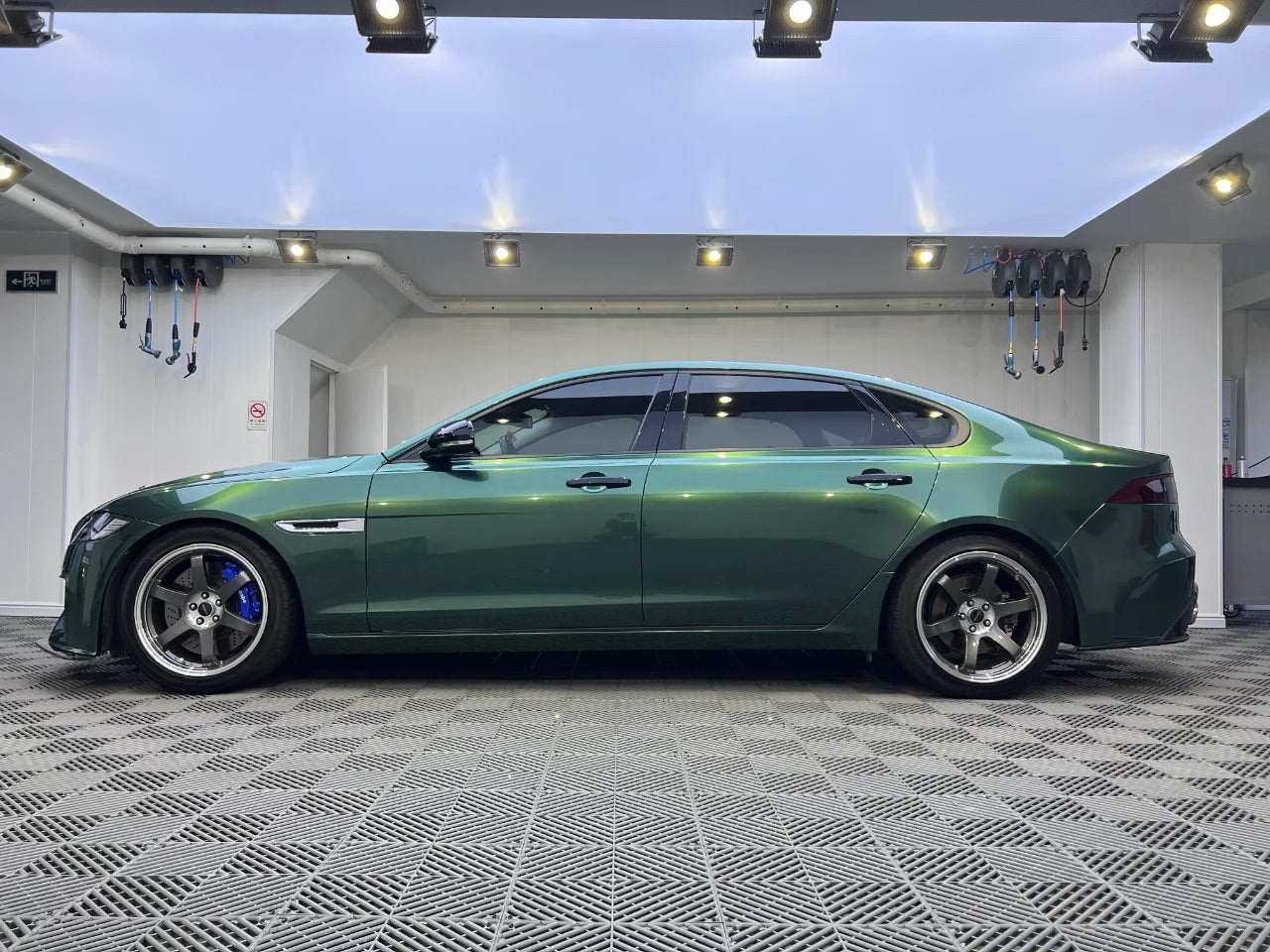 Gloss Metallic Racing Green Car Wrap Color