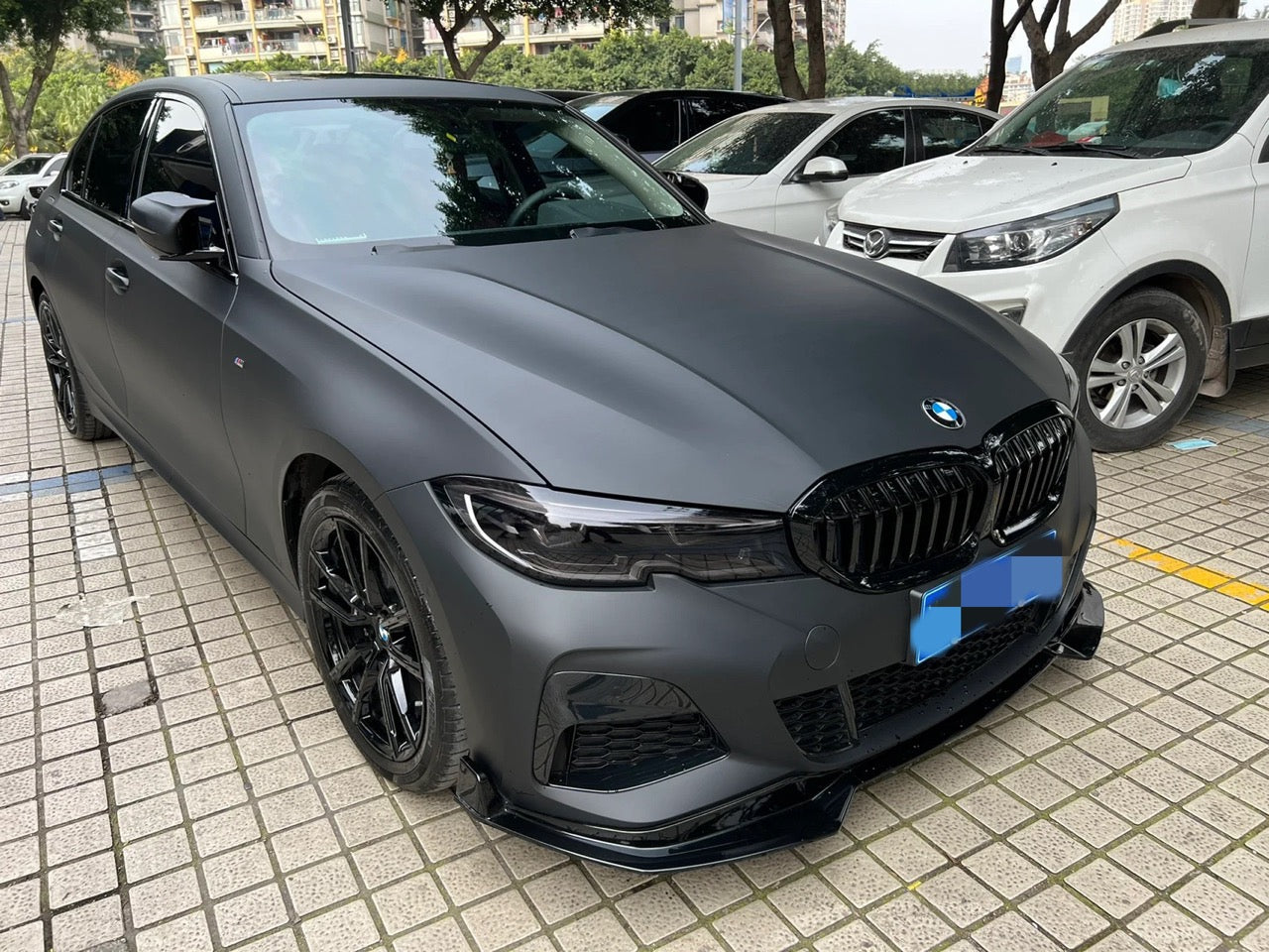 Satin Chrome Carbon Black Vinyl Wrap BMW