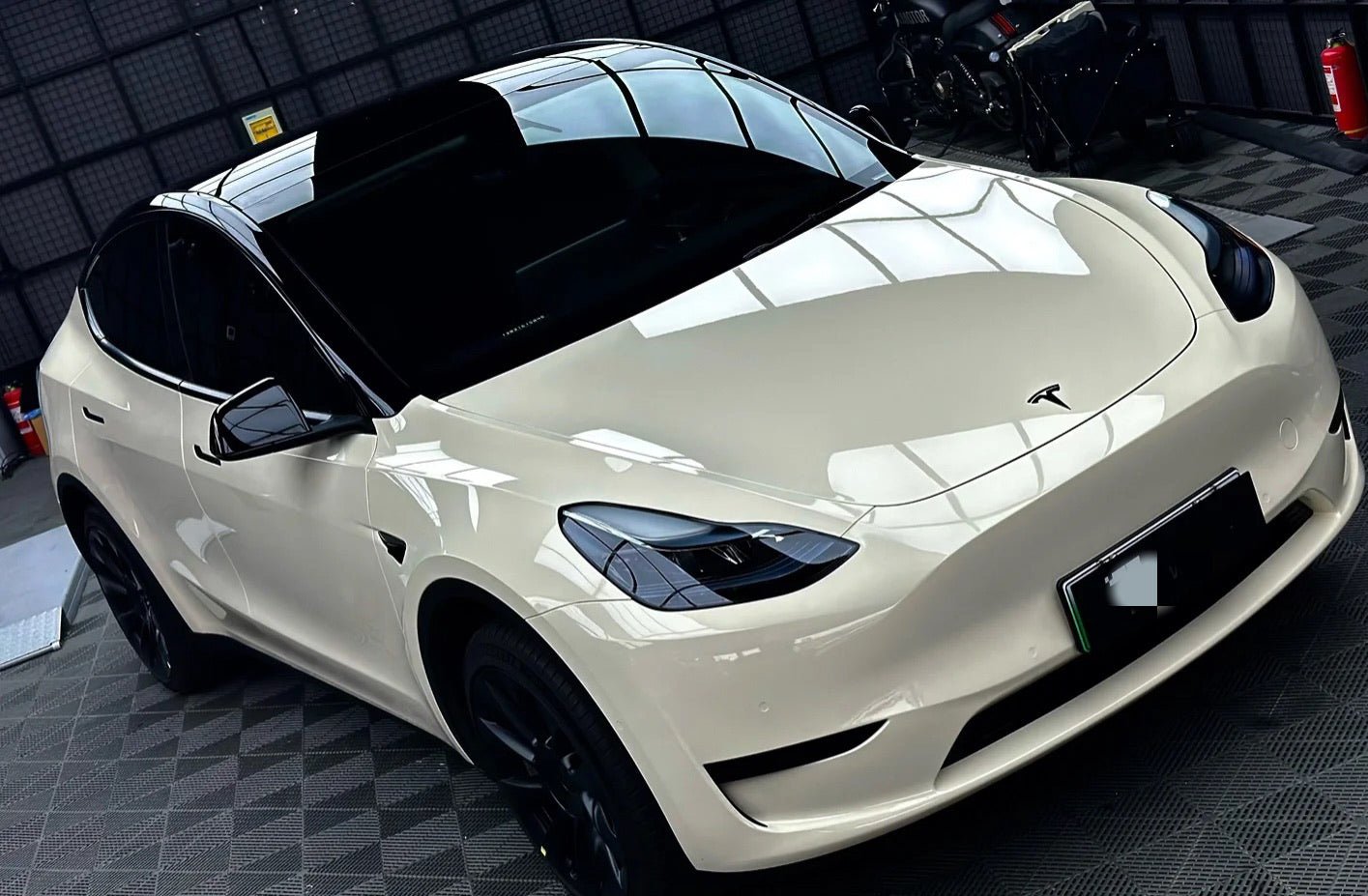 Super Gloss Pepper White Vinyl Wrap Car