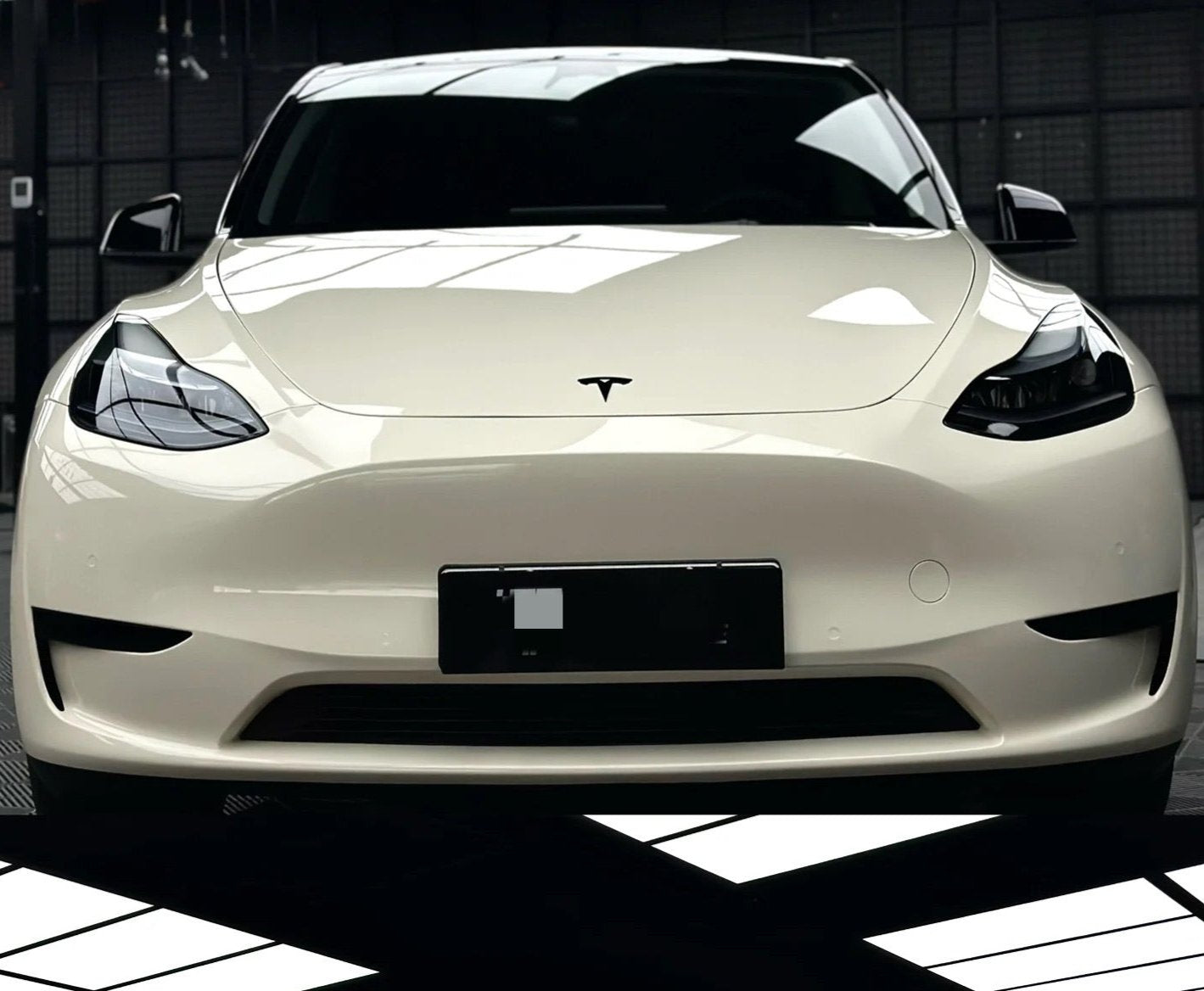 Super Gloss Pepper White Vinyl Wrap Vehicle