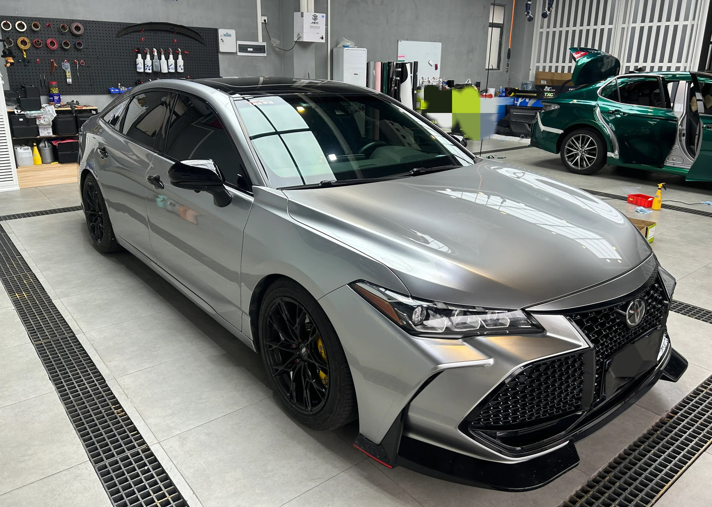 Gloss Metallic Mercury Silver Car Wrap