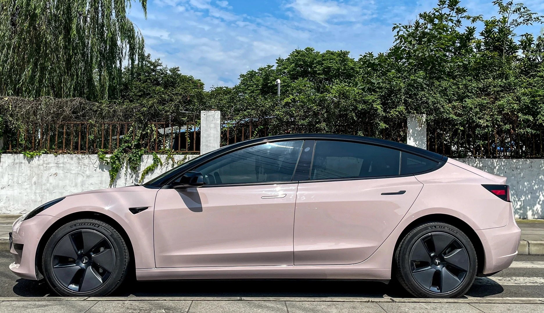 Super Gloss Pale Pink Vinyl Wrap