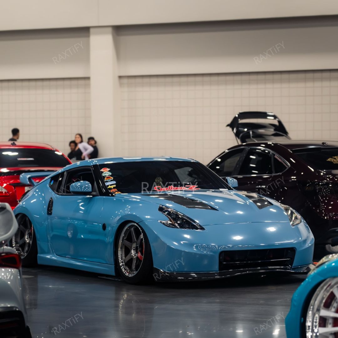 Gloss China Blue Vinyl Wrap inside look